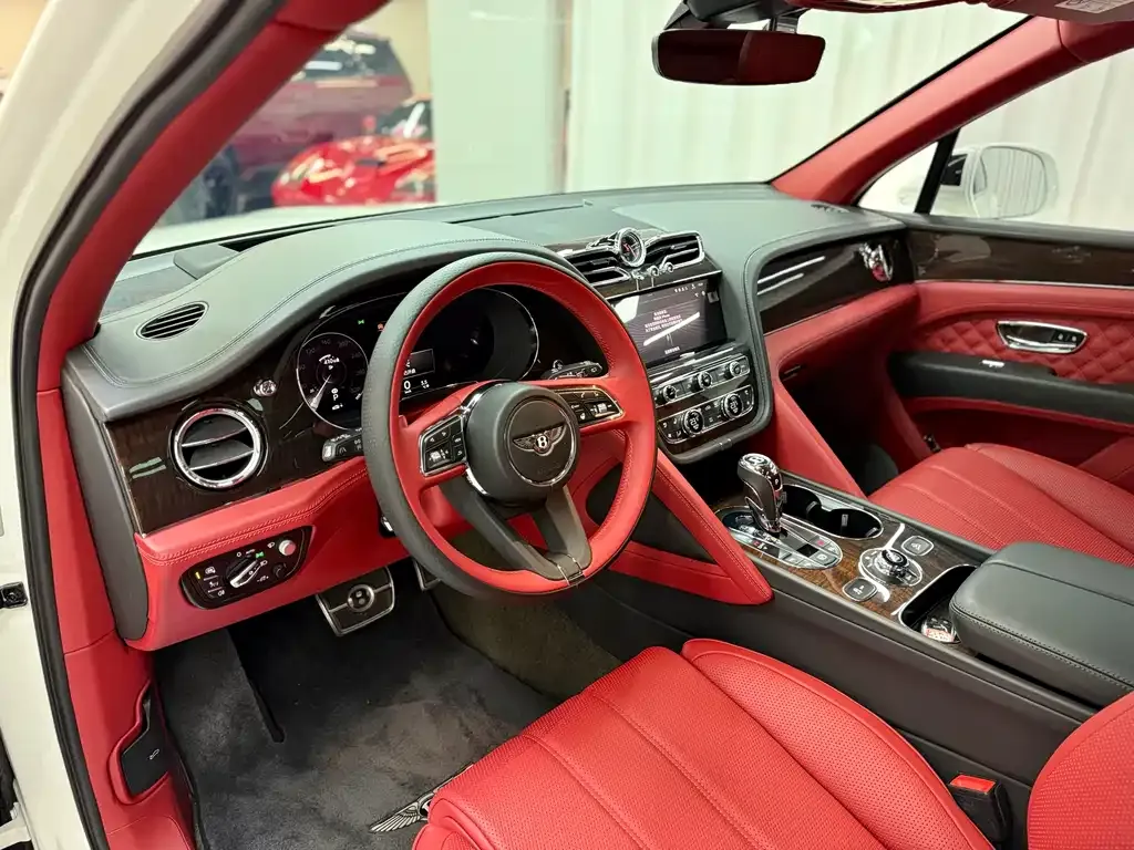 Bentley Bentayga 2022 из CN, фото 2