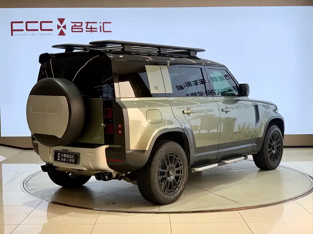 Land Rover Defender — фото 10