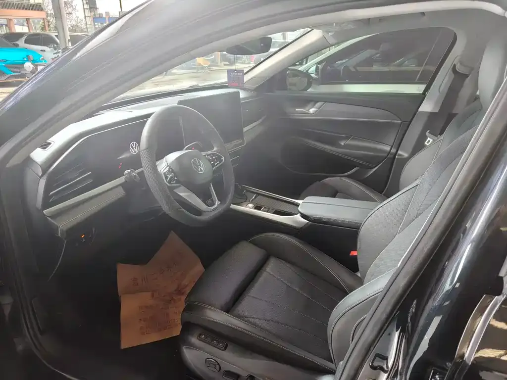 Volkswagen Passat 2024 из CN, фото 2