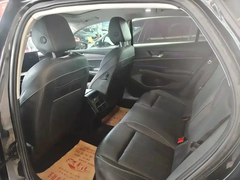 Volkswagen Passat 2024 из CN, фото 3