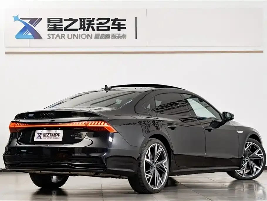 Audi A7L — фото 9