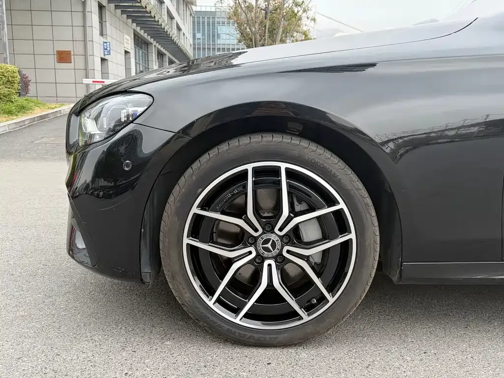 Mercedes-Benz E-Class (Import) — фото 4