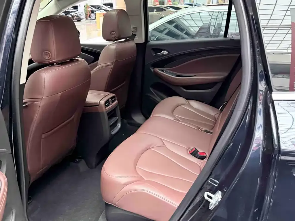 Buick Envision Plus — фото 2