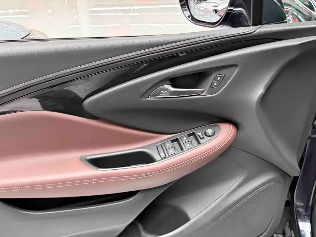 Buick Envision Plus — фото 3