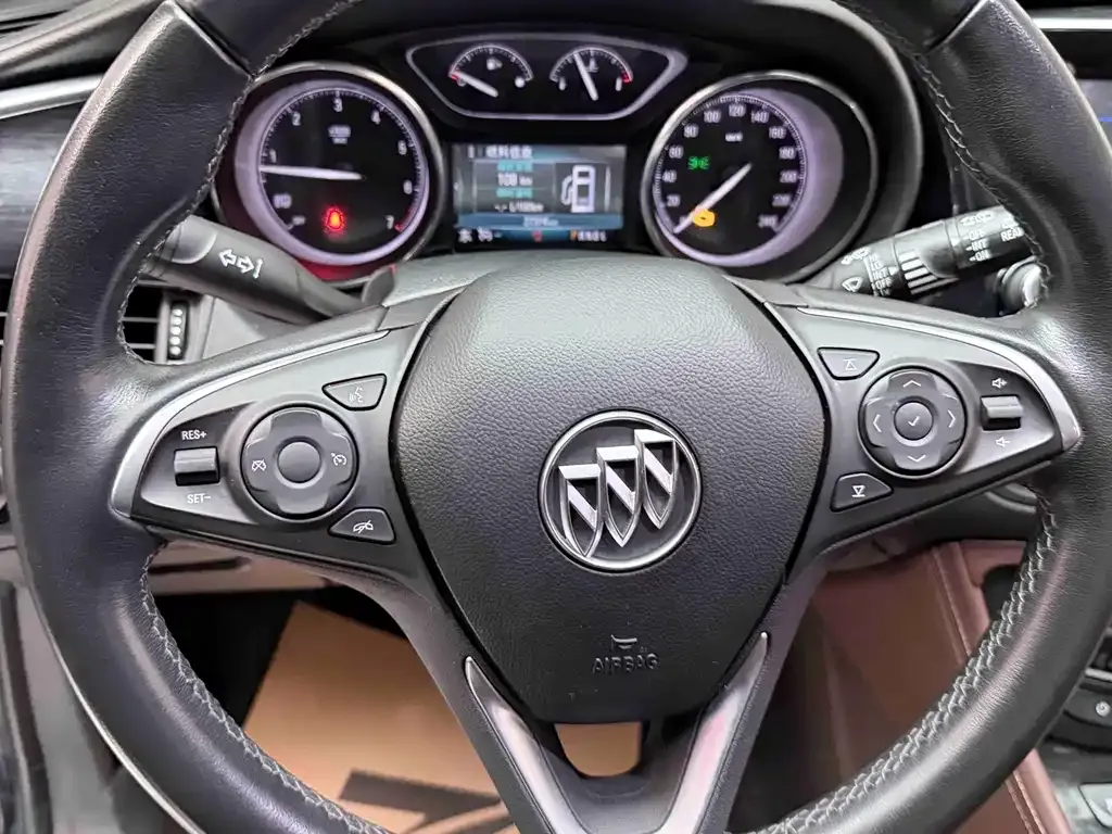 Buick Envision Plus — фото 7