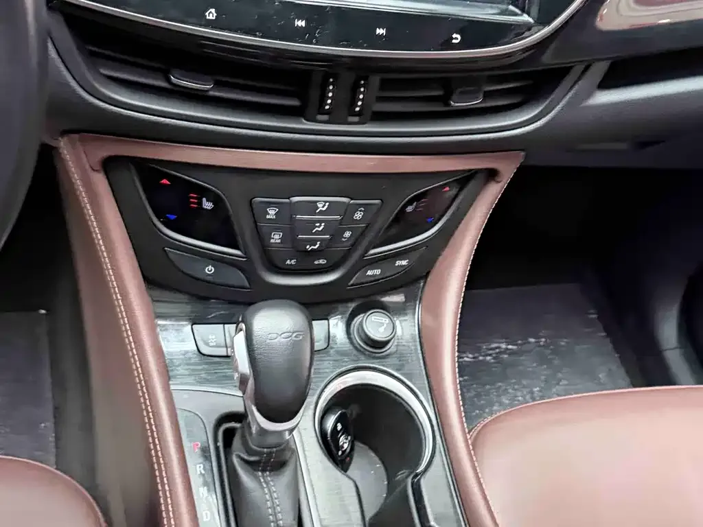 Buick Envision Plus — фото 4