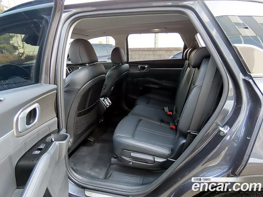Kia Sorento — фото 5