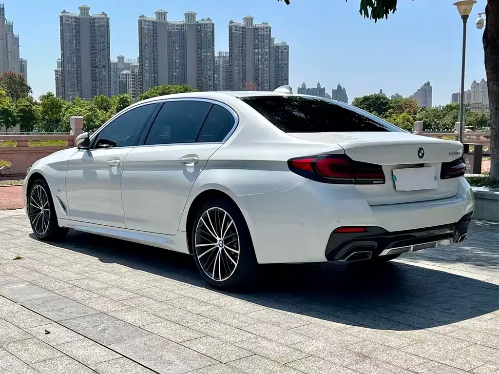 BMW 5 Series — фото 3
