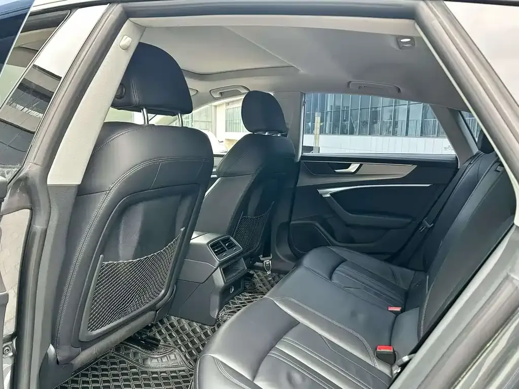 Audi A7 2021 из CN, фото 4