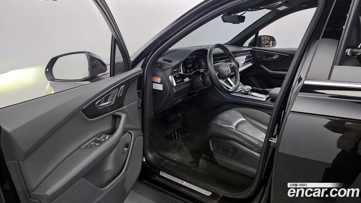 Audi Q7 2021 из KR, фото 7