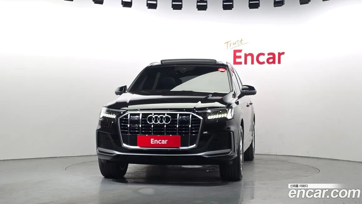 Audi Q7 2021 из KR, фото 4