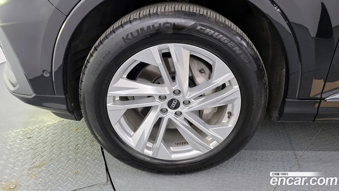 Audi Q7 2021 из KR, фото 3