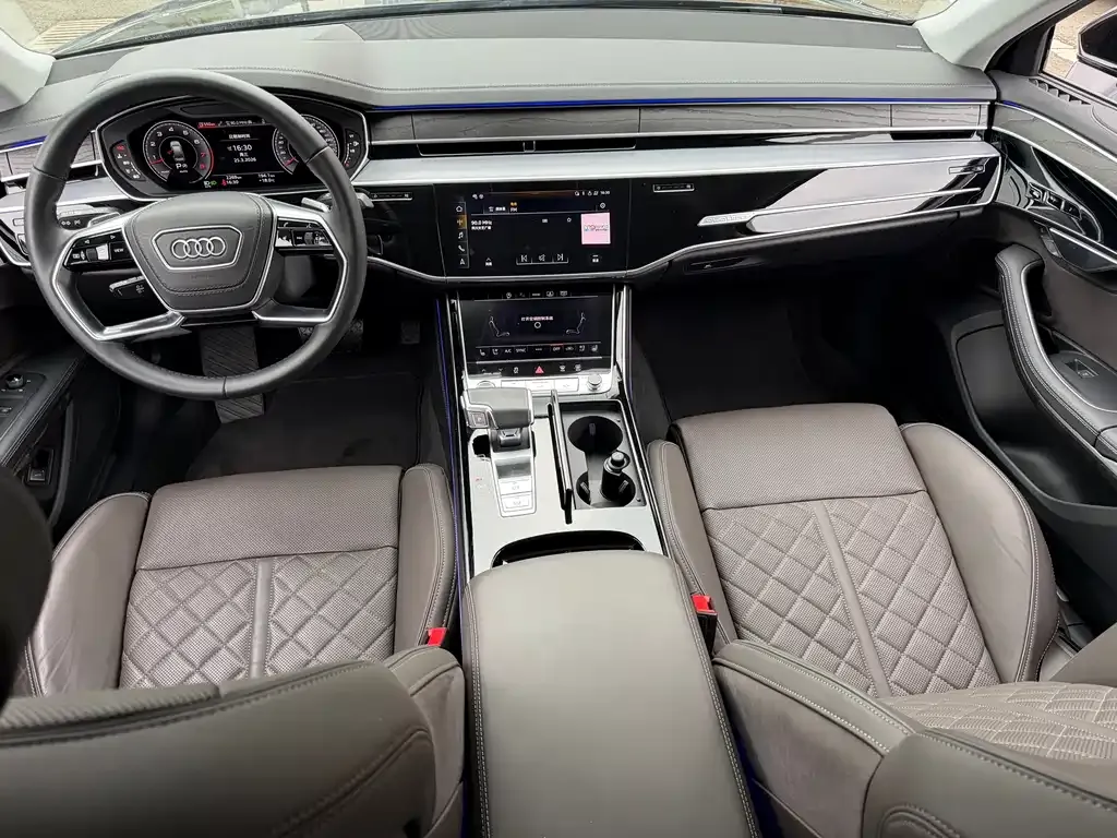 Audi A8 — фото 9