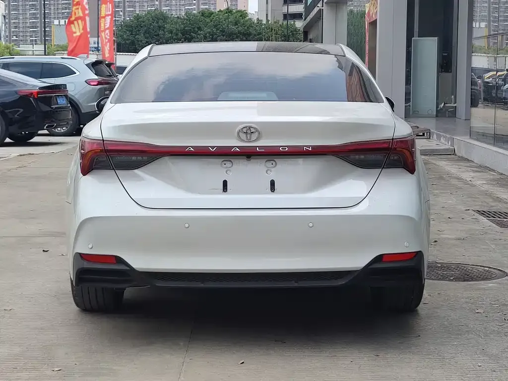 Toyota Avalon — фото 10