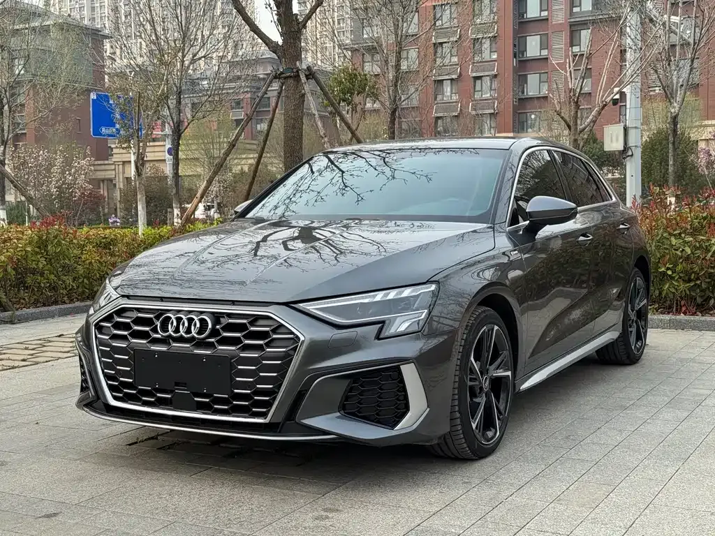 Audi A3 — фото 1