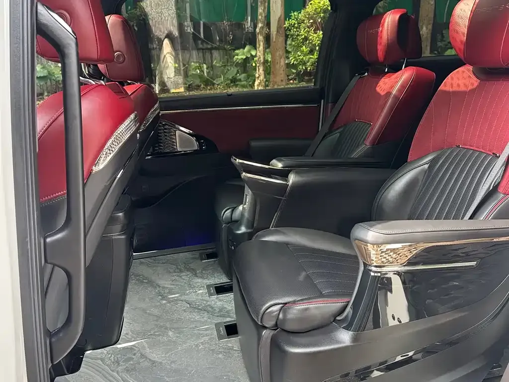 GAC Motor Trumpchi M8 — фото 8