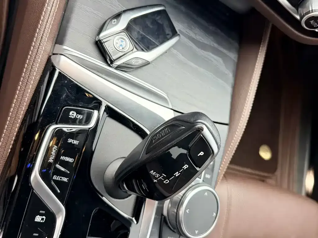 BMW 5 Series New Energy — фото 8