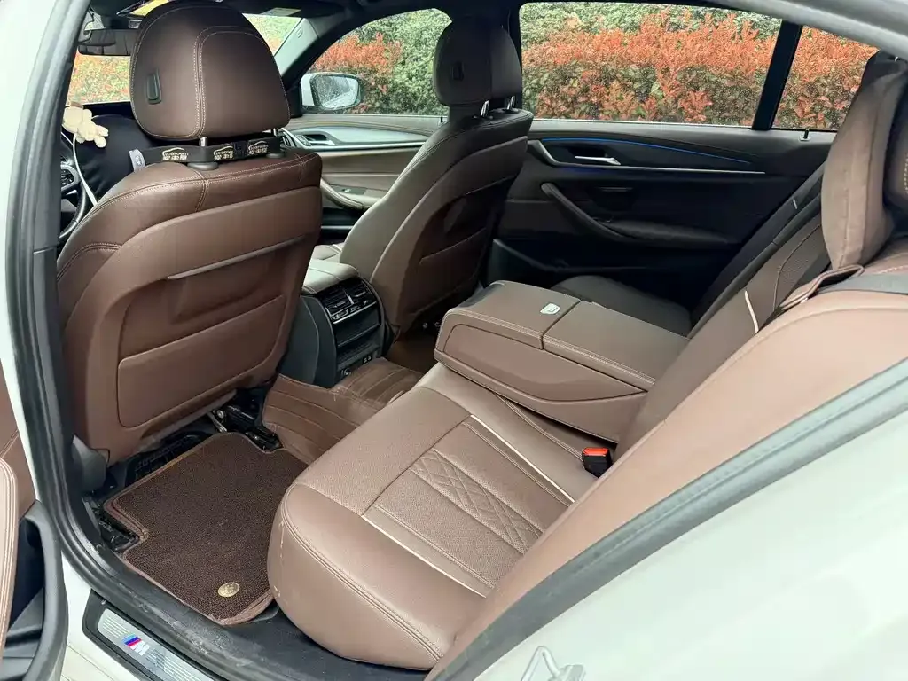BMW 5 Series New Energy — фото 3