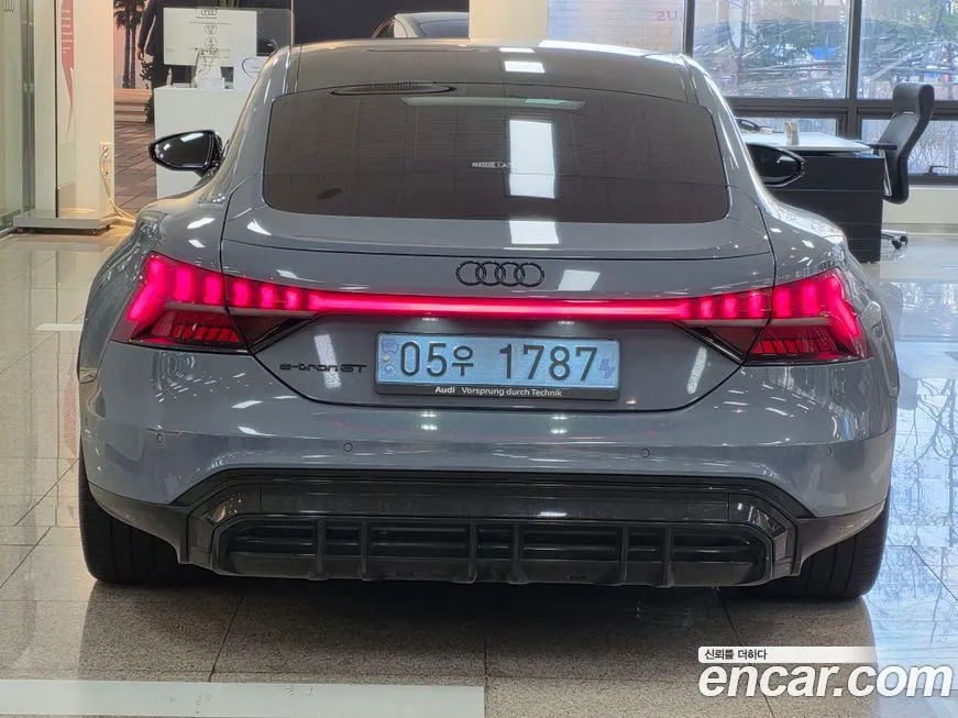 Audi e-tron GT 2023 из KR, фото 9