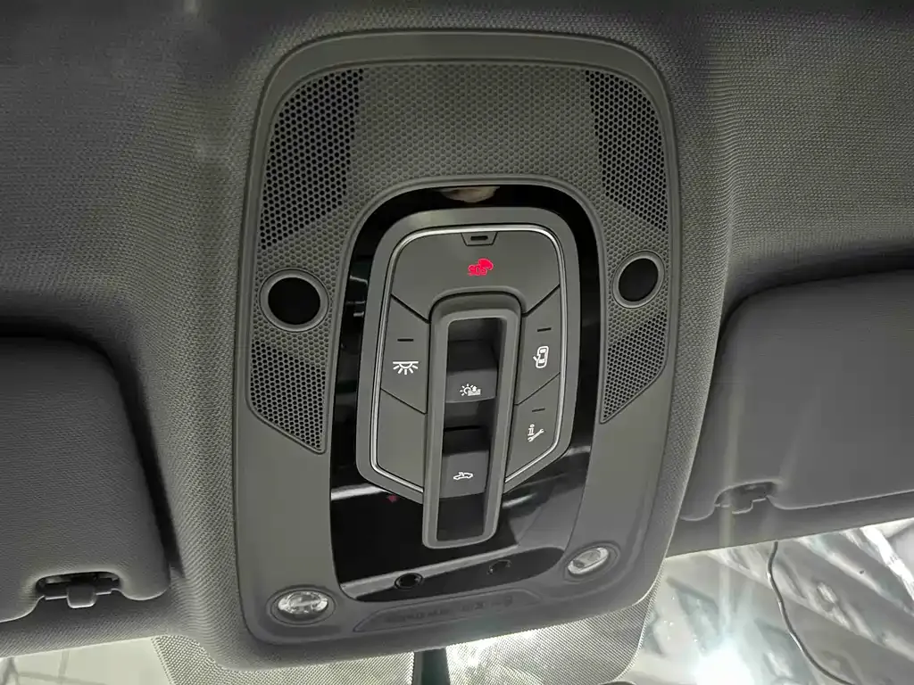 Audi A4L 2022 из CN, фото 7