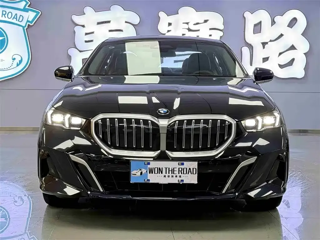 BMW 5 Series — фото 2