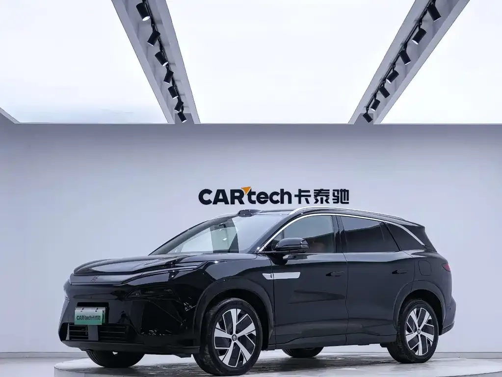 BYD Tang L