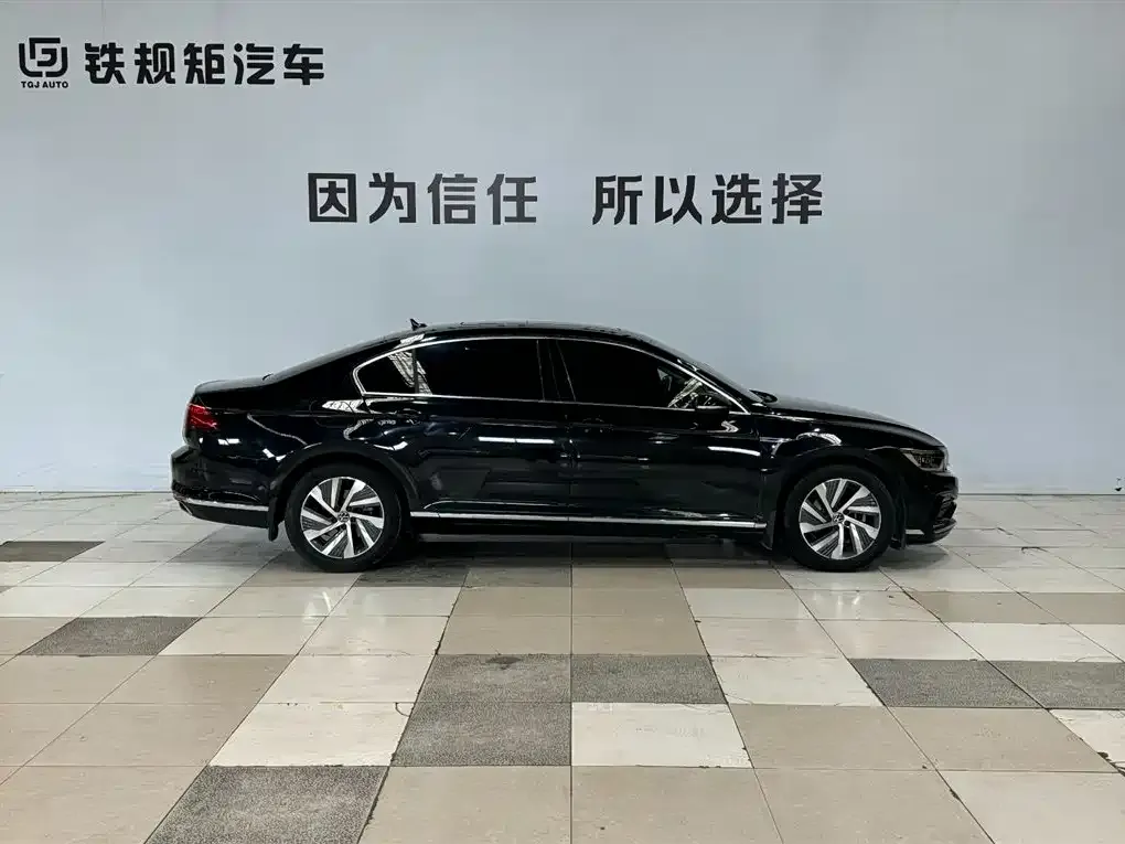 Volkswagen Magotan GTE PHEV 2023 из CN, фото 2