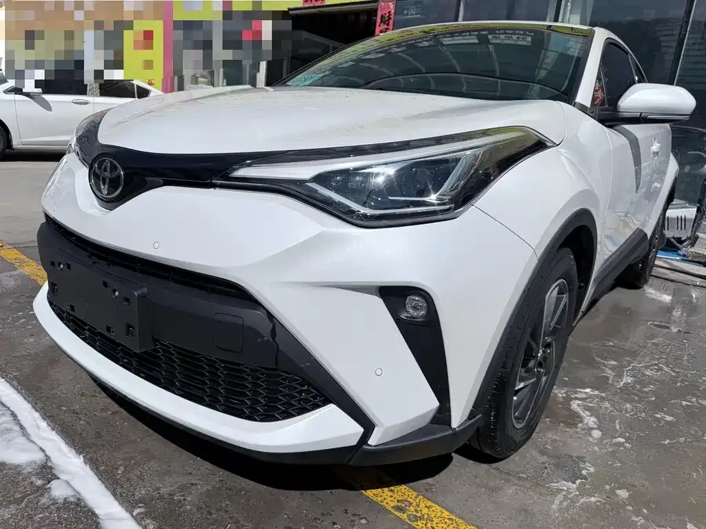 Toyota C-HR — фото 1