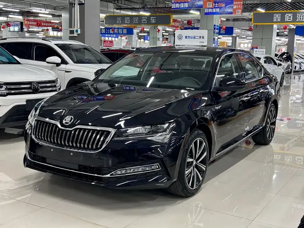 Skoda Superb — фото 1