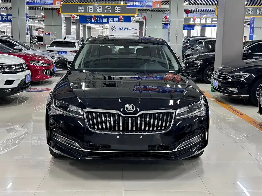 Skoda Superb — фото 8