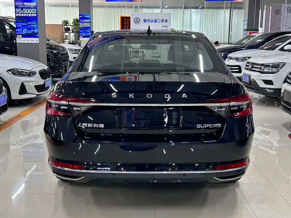 Skoda Superb — фото 9
