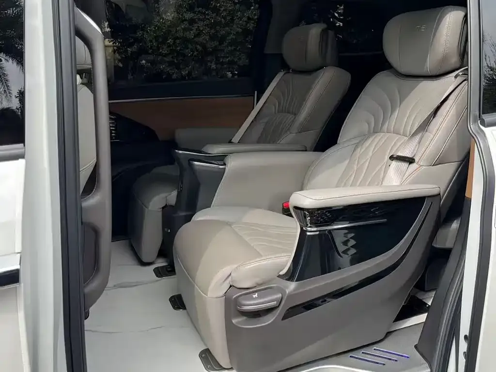 GAC Motor Trumpchi M8 — фото 2