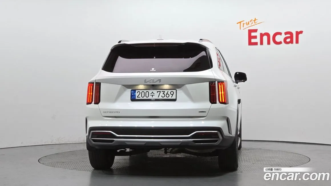 Kia Sorento — фото 10