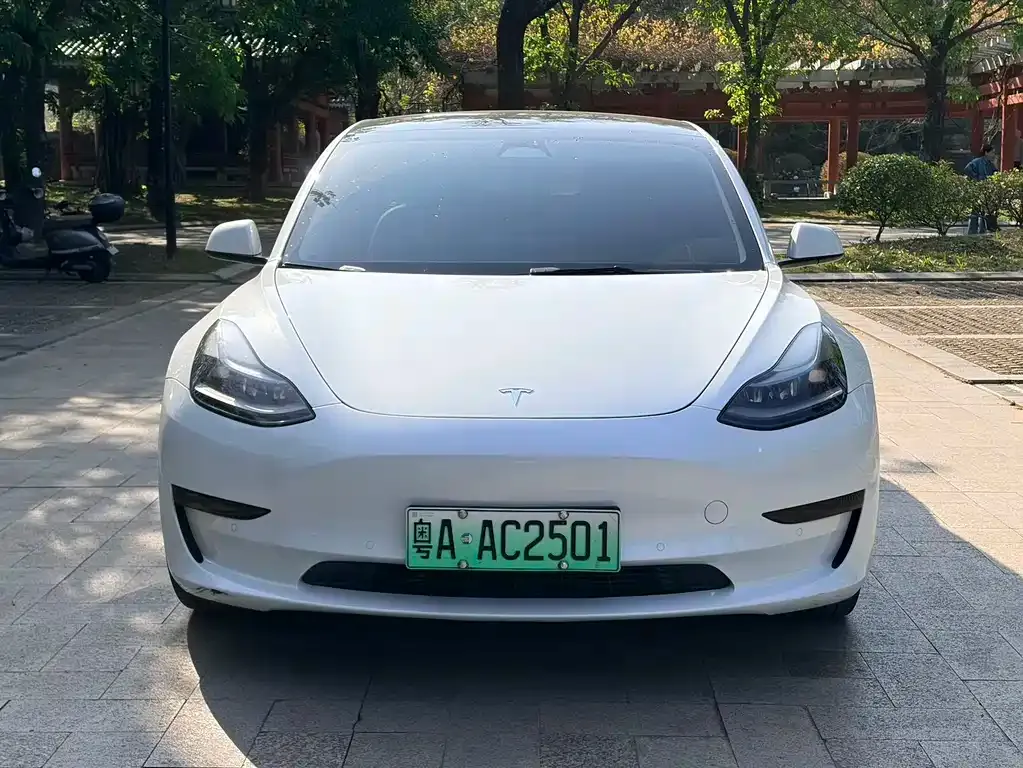 Tesla Model 3 — фото 8