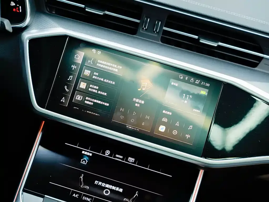 Audi A7L — фото 10