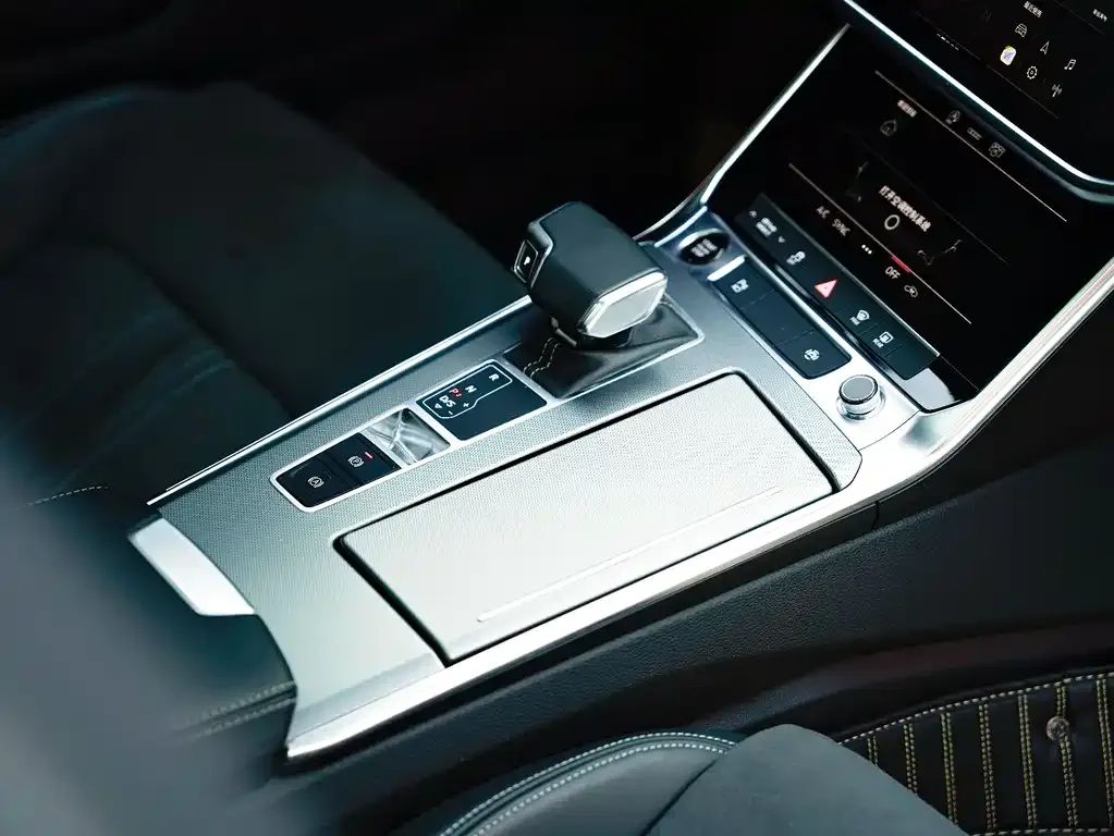 Audi A7L — фото 2