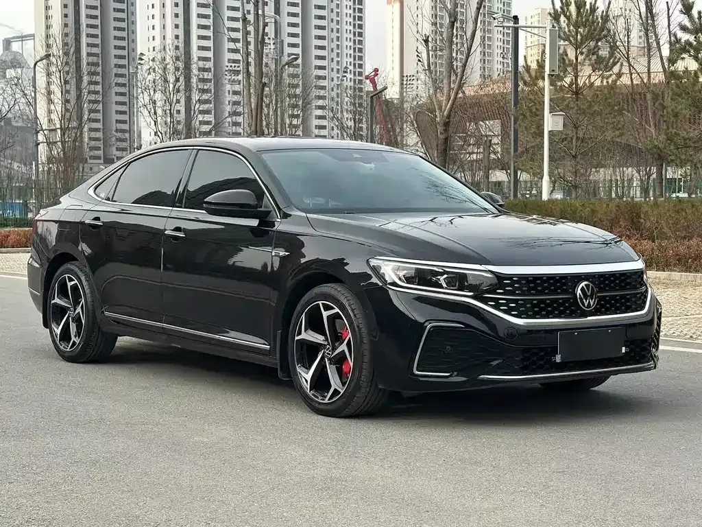 Volkswagen Passat 2023 из CN, фото 5