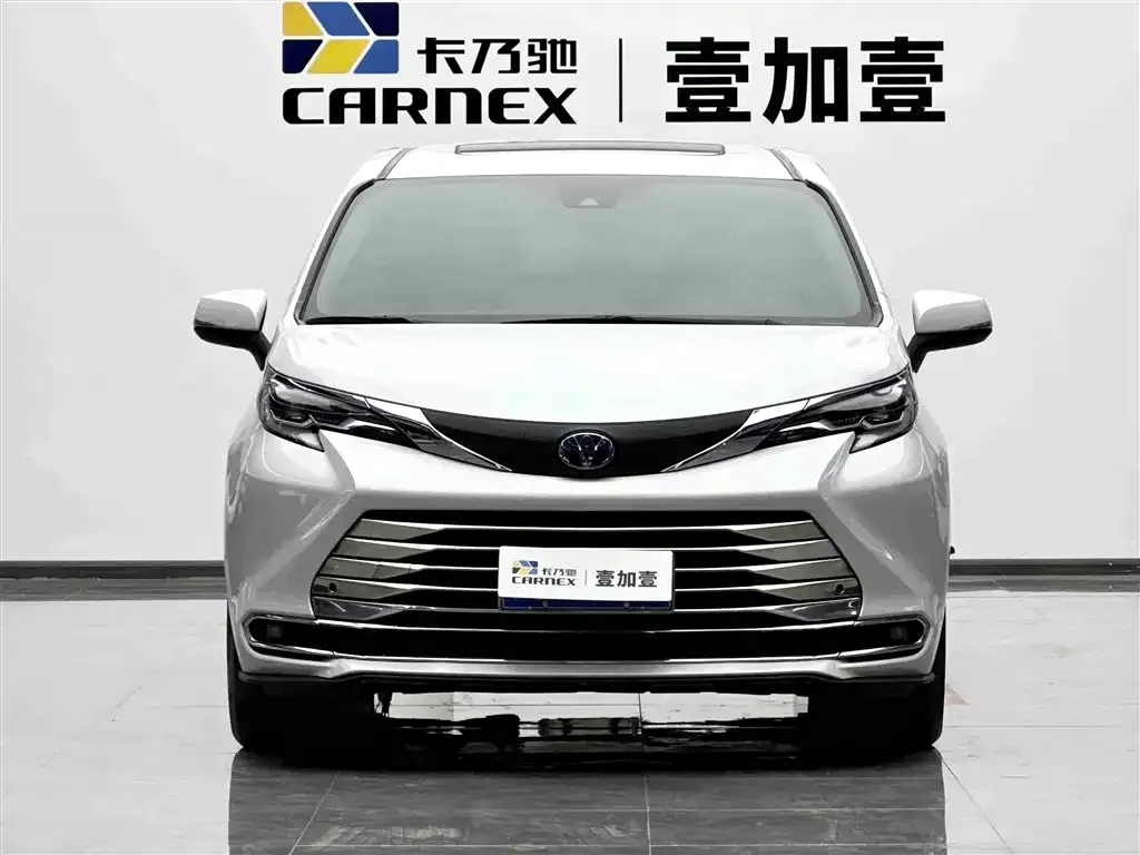 Toyota Sienna 2023 из CN, фото 3