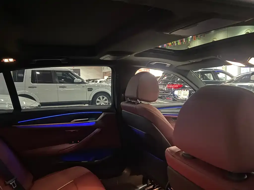 BMW 5 Series 2021 из CN, фото 3