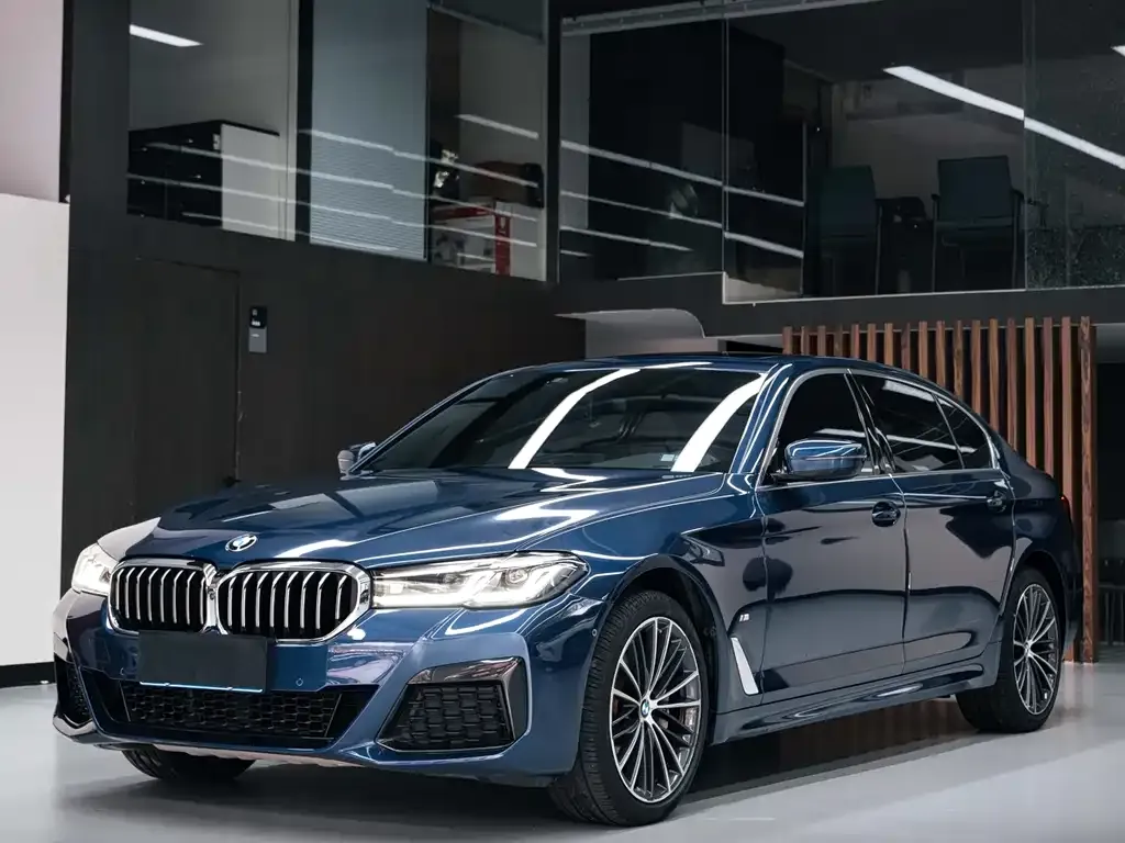 BMW 5 Series — фото 1