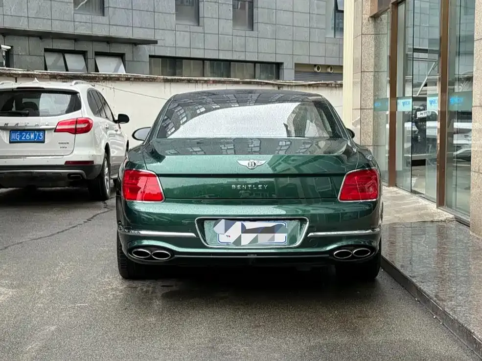 Bentley Flying Spur 2023 из CN, фото 10