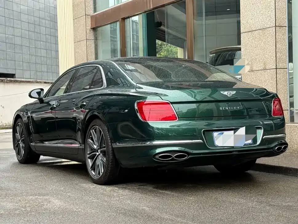 Bentley Flying Spur 2023 из CN, фото 3