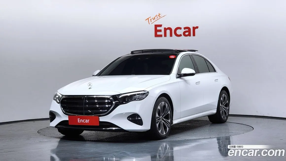 Mercedes-Benz E-Class — фото 1
