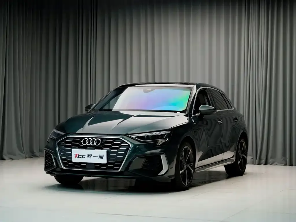 Audi A3 — фото 1