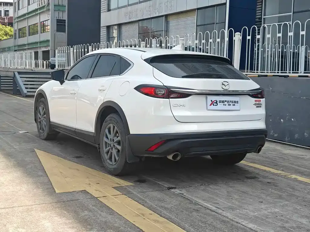 Mazda CX-4 — фото 10
