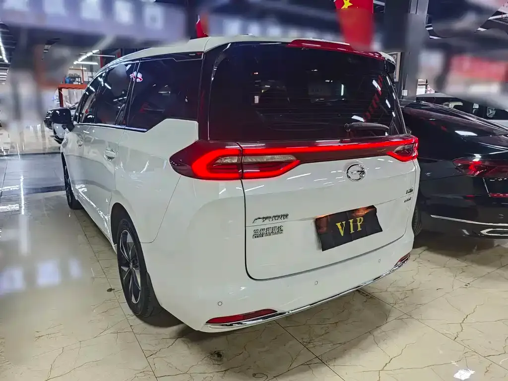 GAC Motor Trumpchi M6 — фото 5