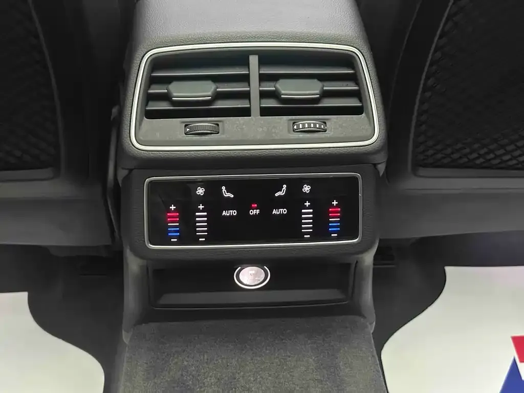Audi A6L 2021 из CN, фото 6