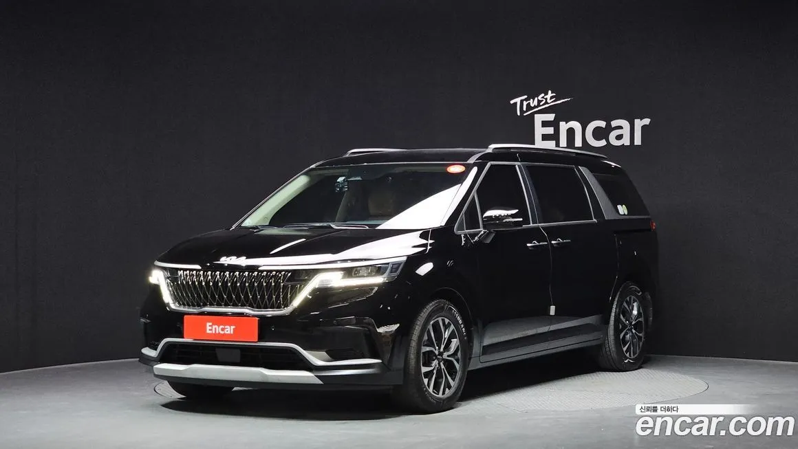 Kia Carnival — фото 1
