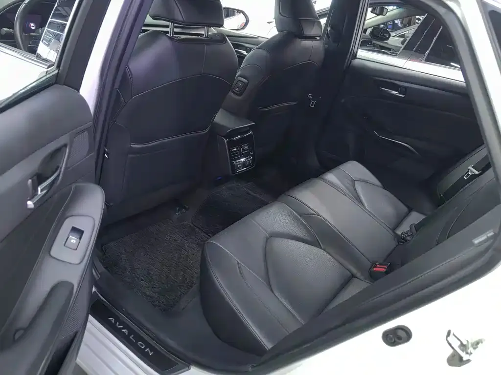 Toyota Avalon 2021 из CN, фото 8