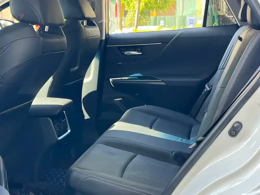 Toyota Harrier — фото 7